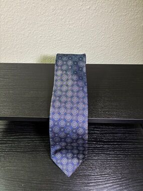 Bruno Piattelli Silk Tie XL 62"x3" Blue
Gold Medallion Geometric